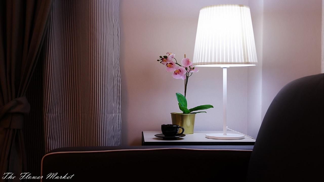 The Flower Market Apartment روما الغرفة الصورة
